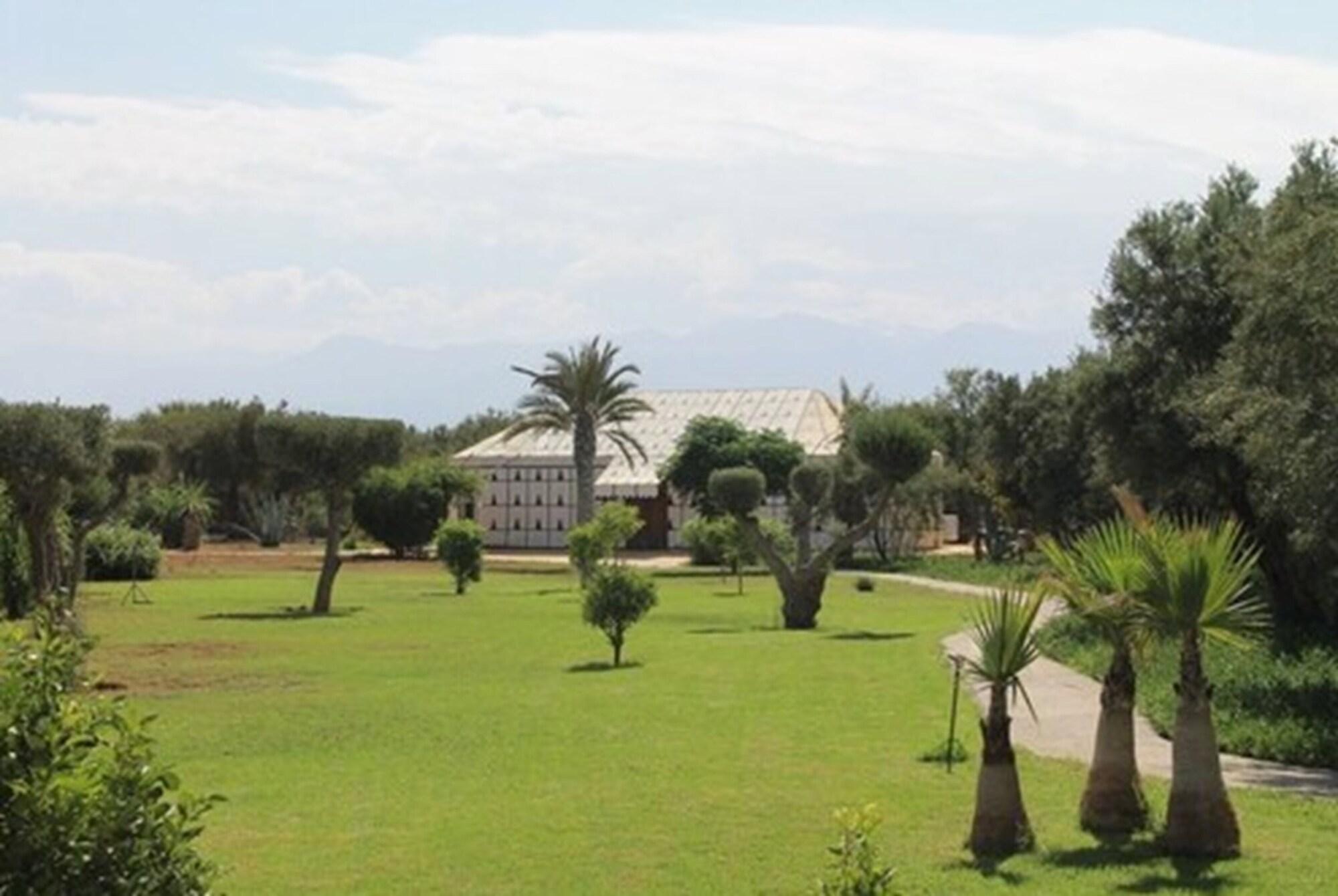 Villa Marco Au Jardin Des Senteurs El Ain Esterno foto