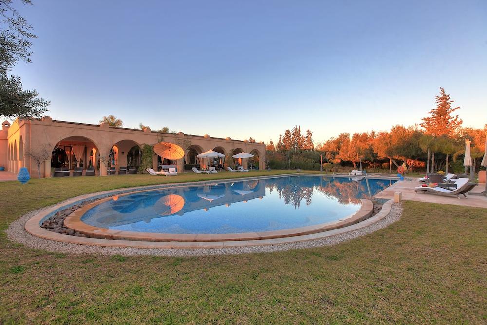 Villa Marco Au Jardin Des Senteurs El Ain Esterno foto