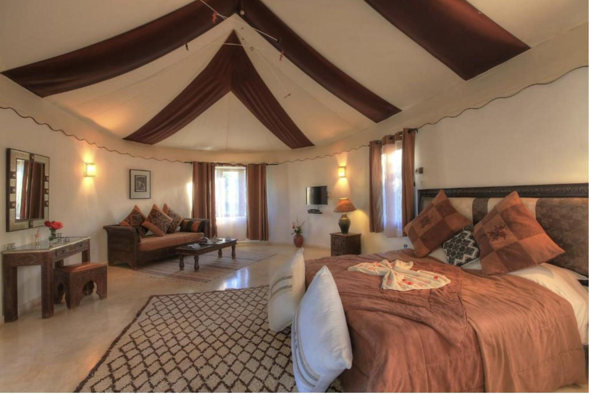 Villa Marco Au Jardin Des Senteurs El Ain Esterno foto