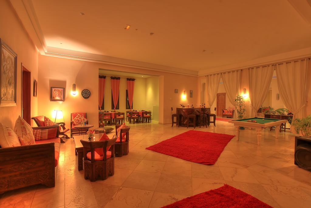 Villa Marco Au Jardin Des Senteurs El Ain Esterno foto