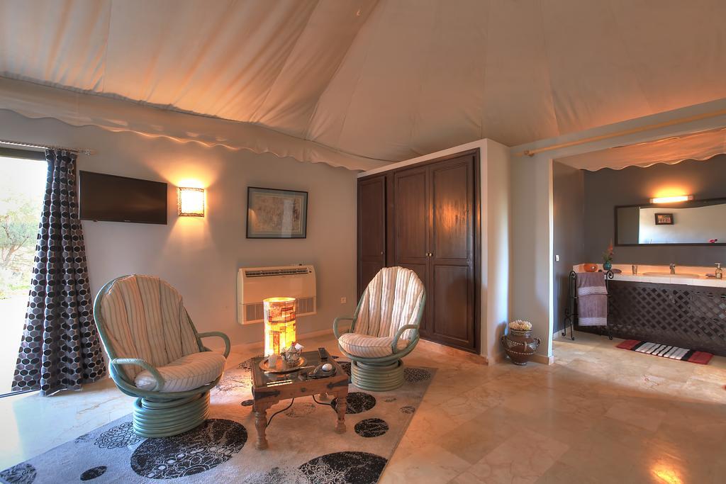 Villa Marco Au Jardin Des Senteurs El Ain Esterno foto