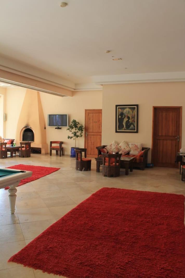 Villa Marco Au Jardin Des Senteurs El Ain Esterno foto