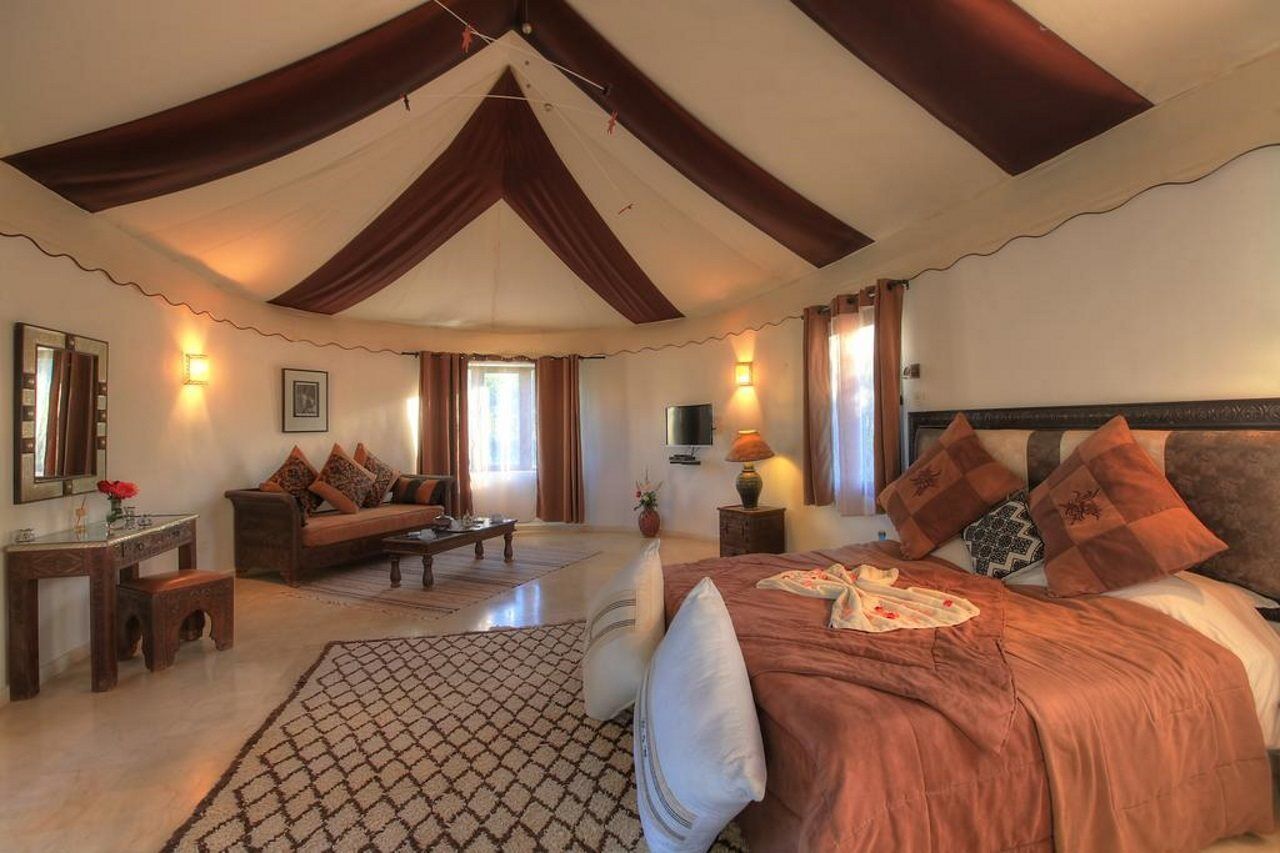 Villa Marco Au Jardin Des Senteurs El Ain Esterno foto