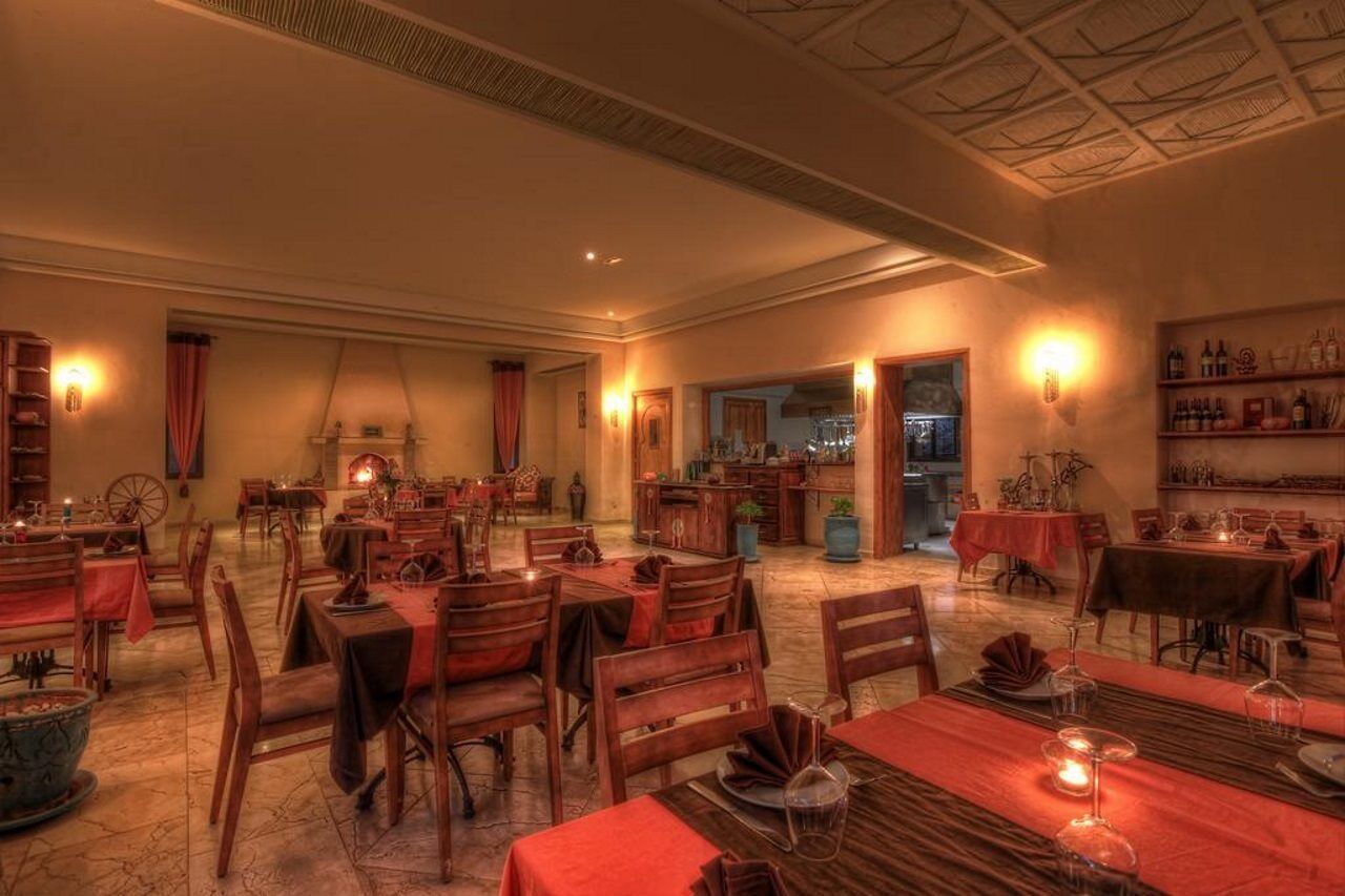 Villa Marco Au Jardin Des Senteurs El Ain Esterno foto